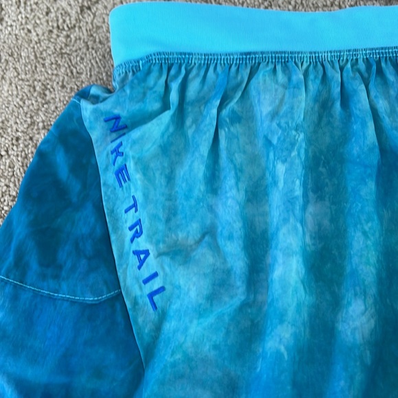 Nike Women’s Trail Repel Shorts - New - Picture 2 of 6